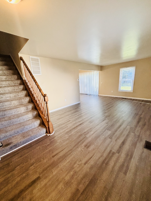 116 Regents Dr - Photo 6 of 24