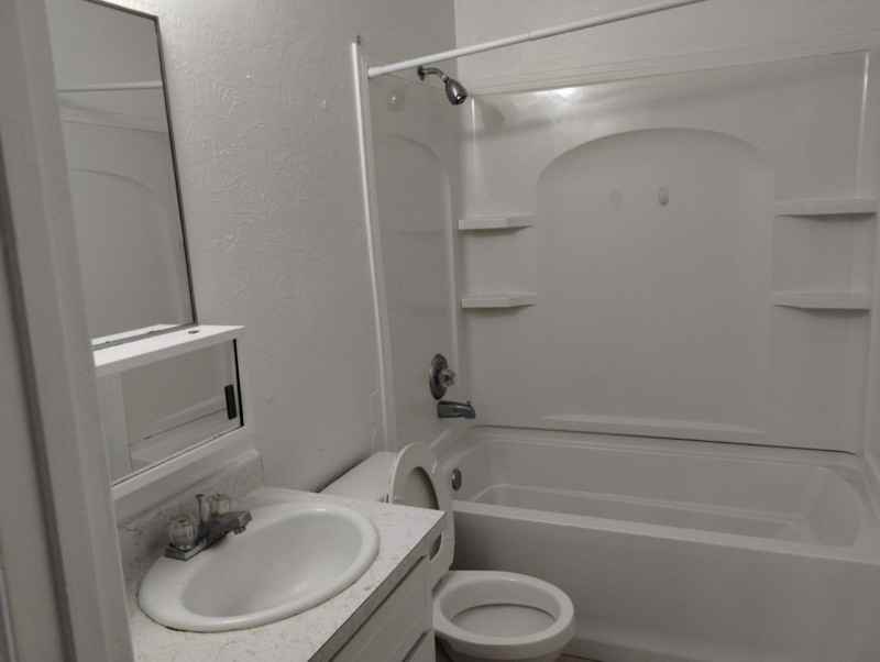 12612 Copper Ave Ne #2 - Photo 7 of 20