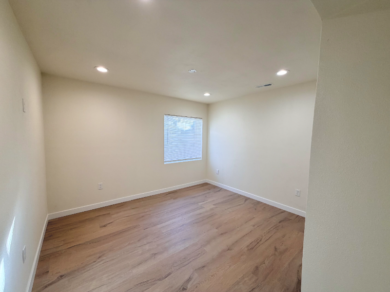 6431 Binder Dr - Photo 7 of 8