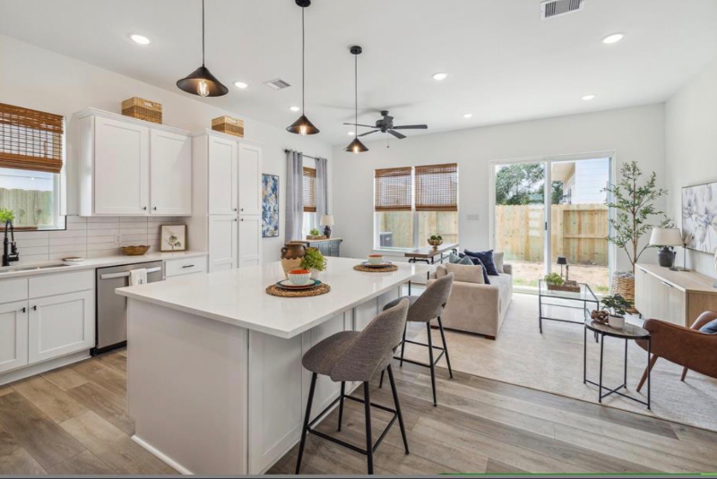 5702 Breland St #D - Photo 5 of 16