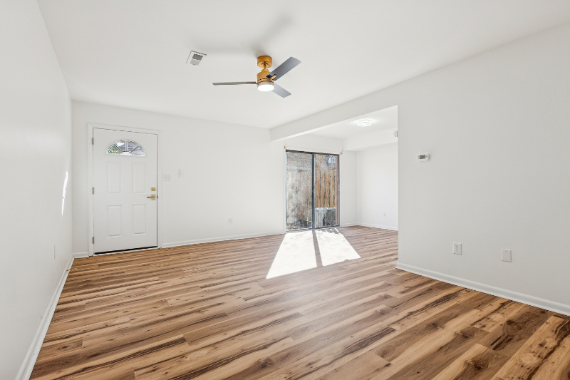 1561 Malibu Pl - Photo 2 of 20