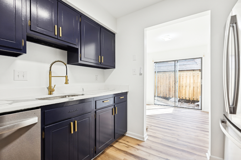 1561 Malibu Pl - Photo 6 of 20