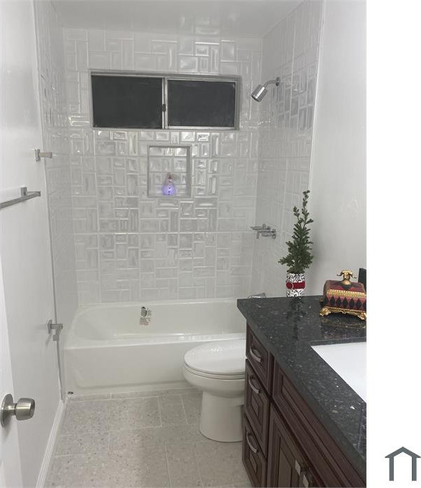 841 40th St #841 - Photo 7 of 10