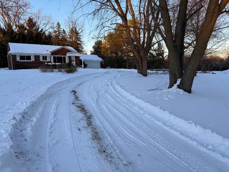 8701 Brookville Rd - Photo 4 of 19