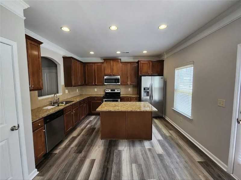 1620 Townview Ln - Photo 3 of 20