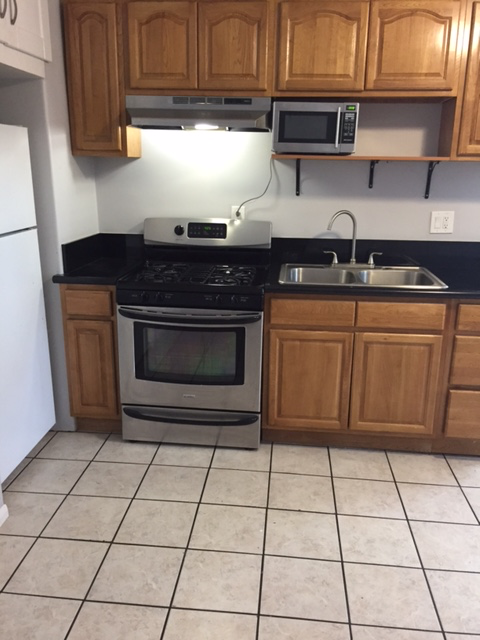 7425 Gloria Ave - Photo 2 of 7