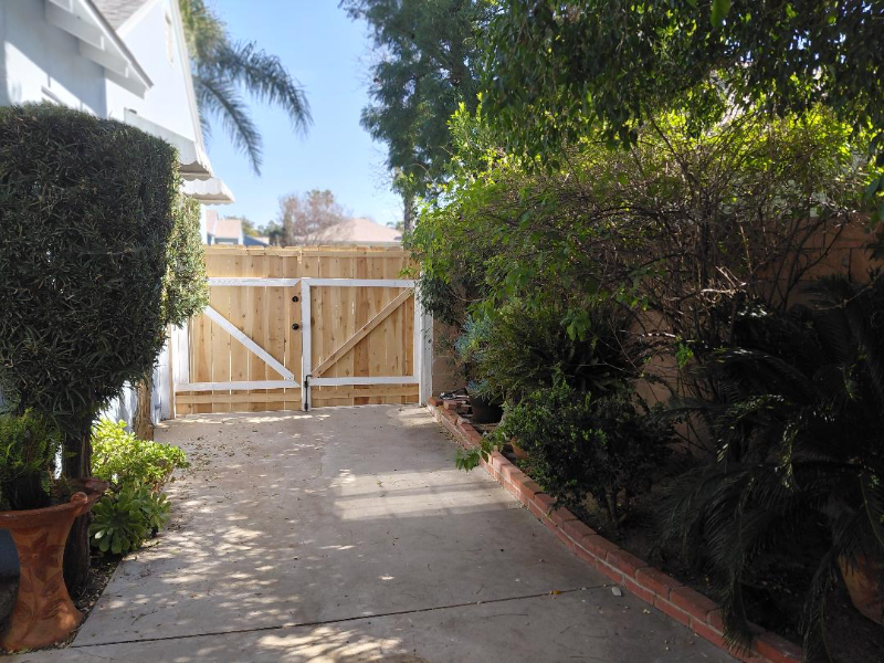 7425 Gloria Ave - Photo 6 of 7