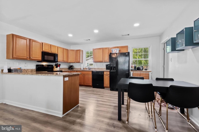 4402 Wyres St - Photo 4 of 20