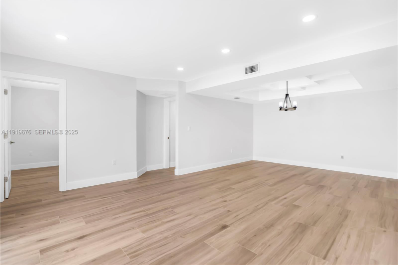 6499 Sw 39th St - Photo 3 of 14