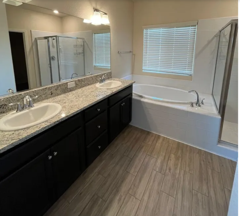 2494 Valdes Dr - Photo 5 of 9