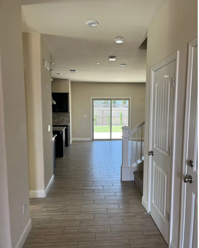 2494 Valdes Dr - Photo 6 of 9