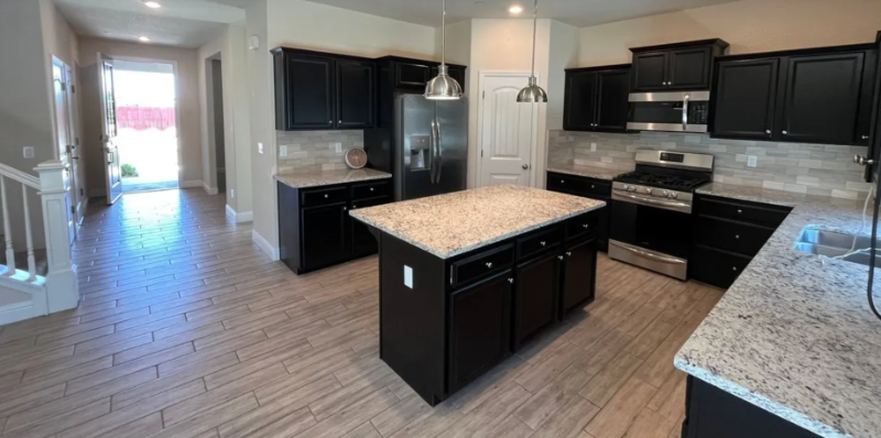 2494 Valdes Dr - Photo 7 of 9