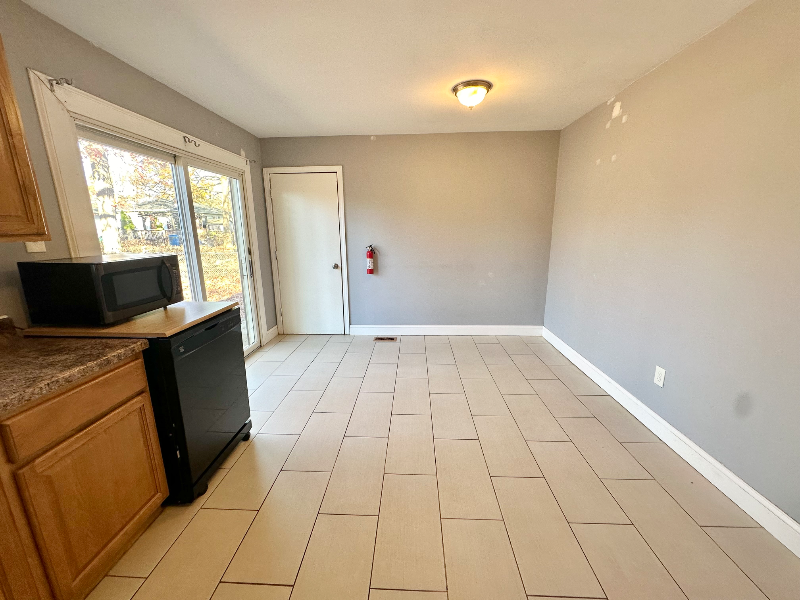 150 Orange Ave - Photo 6 of 18