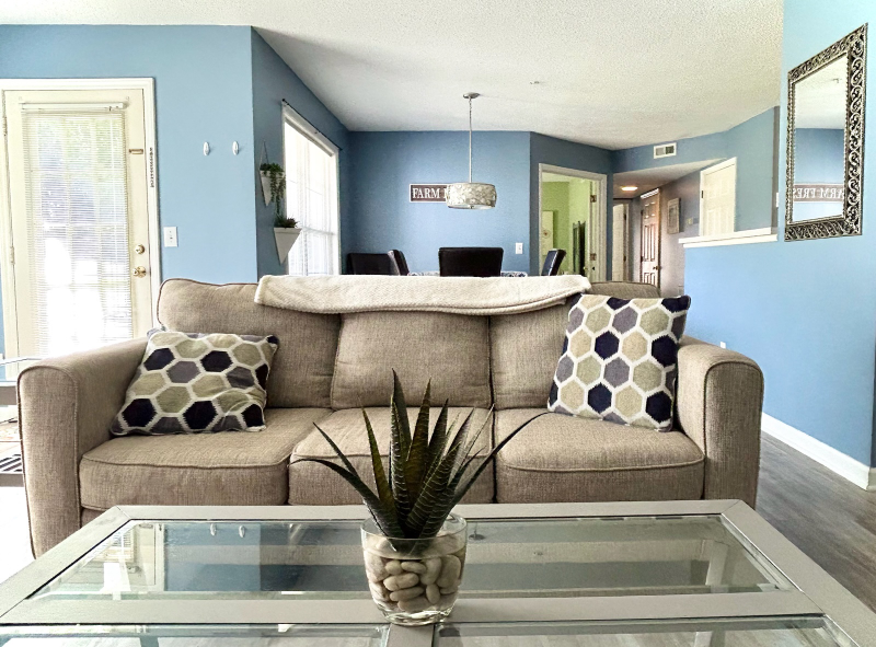 412 Rivertree Ln - Photo 3 of 12