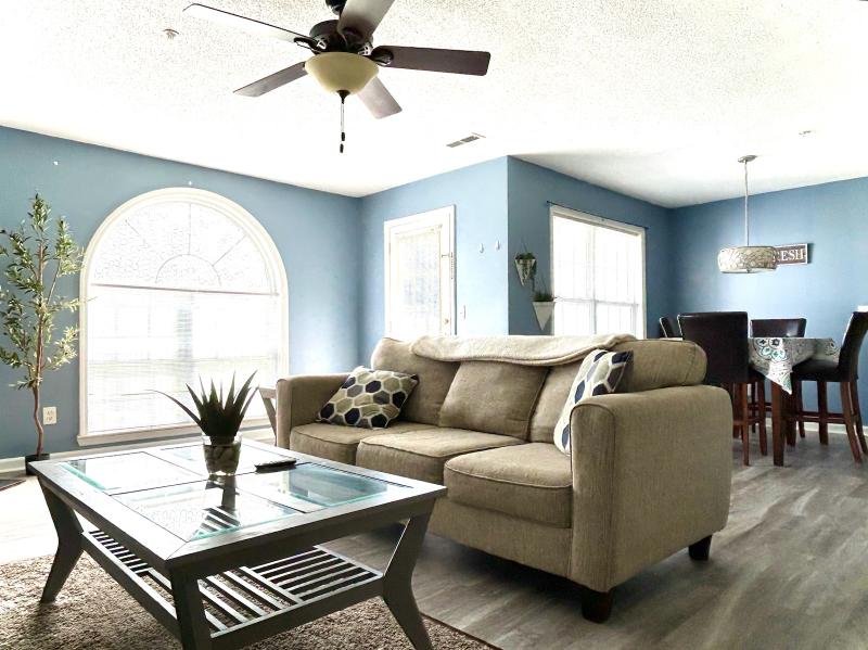 412 Rivertree Ln - Photo 4 of 12