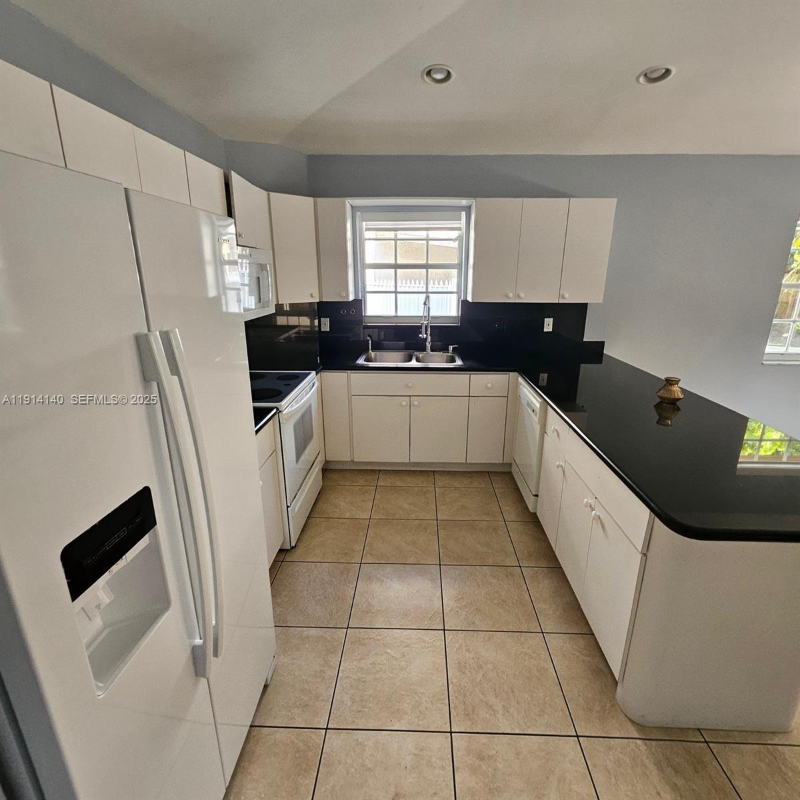 8330 Sw 96th Pl - Photo 3 of 10