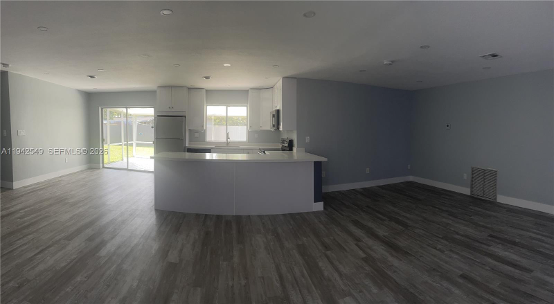 11080 Sw 62nd Ter - Photo 3 of 8