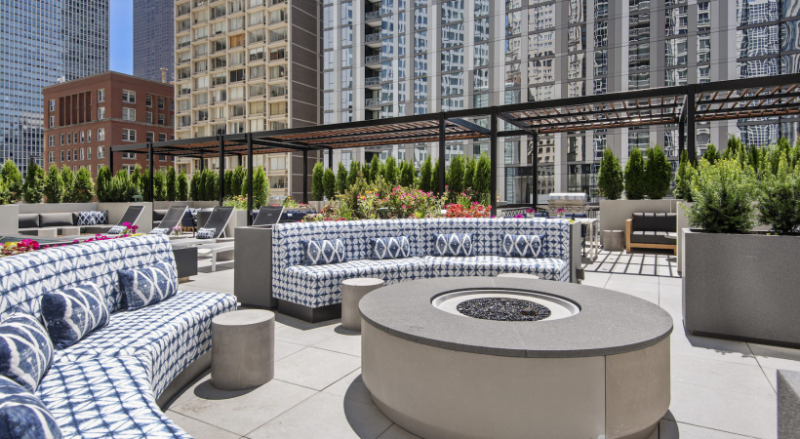 5 E Delaware Pl - Photo 6 of 10