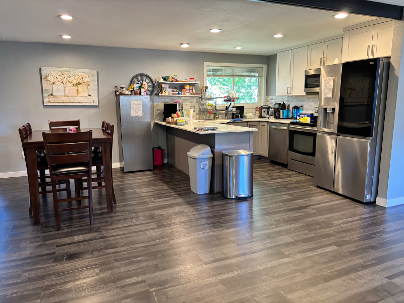 4213 S 185th St - Photo 7 of 10