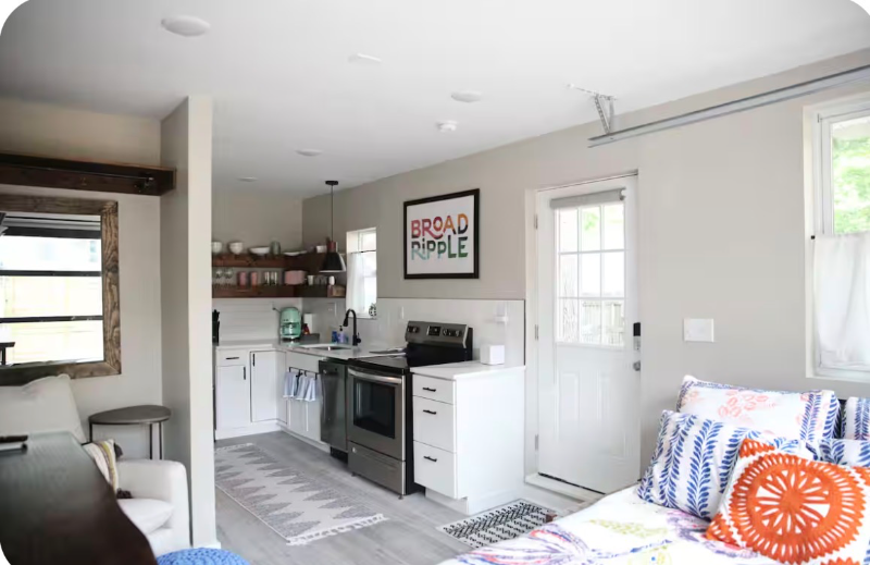 5920 Rosslyn Ave #B - Photo 3 of 14