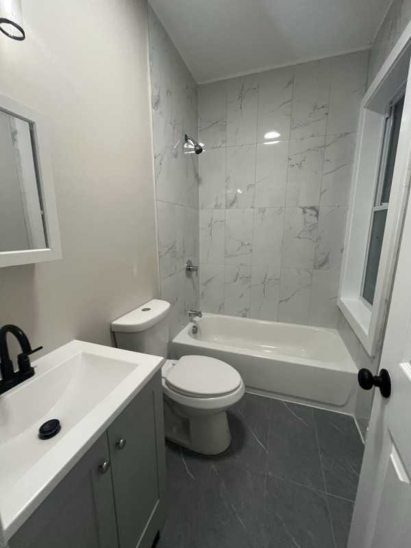 190 N Park St #7 - Photo 3 of 5