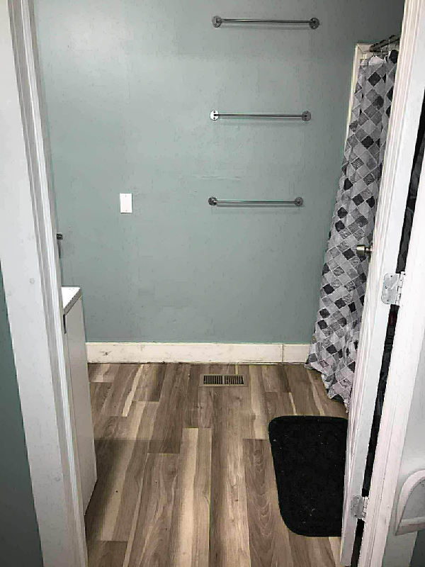 612 Henry Ave Se - Photo 3 of 8