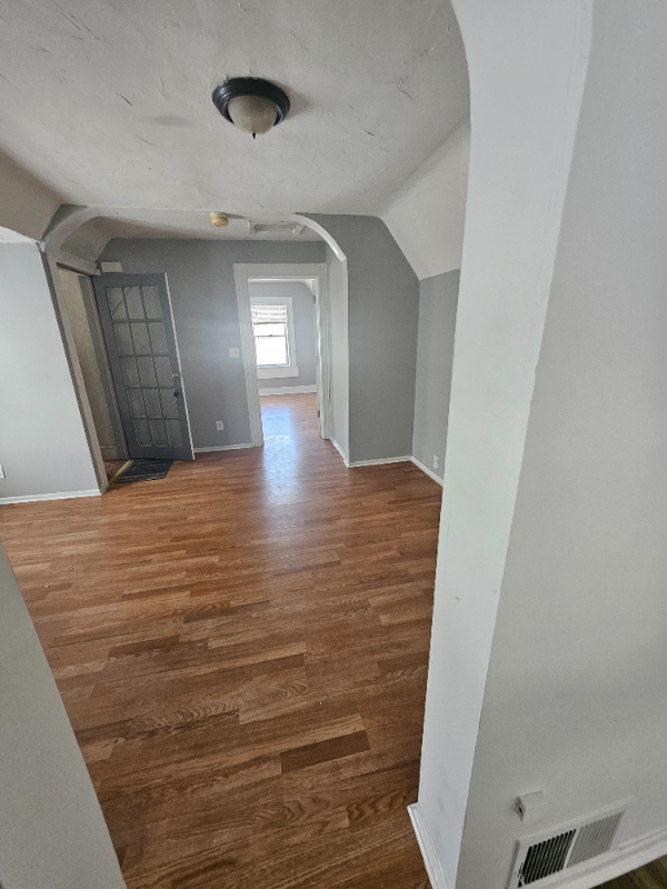 3209 Saratoga Ave #2 - Photo 3 of 18