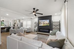 featured image of 2212 Weyland Ave