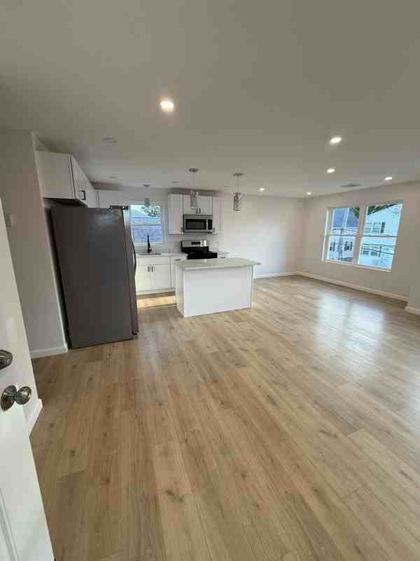 37 Durham St #1 - Photo 3 of 8