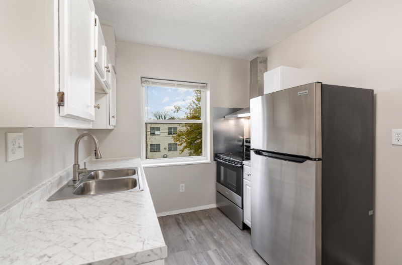 566 Glenwood Ave #25 - Photo 5 of 12