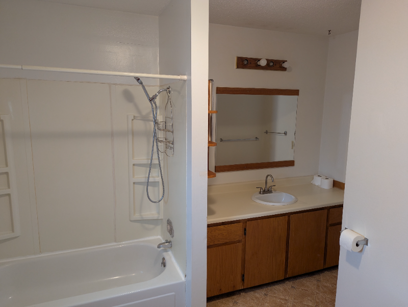 426 Maple St - Photo 5 of 18