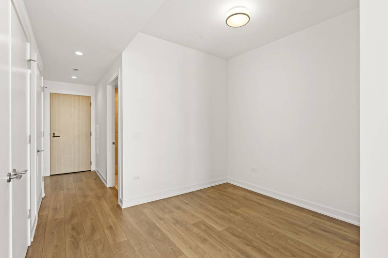 174 W Hill St - Photo 6 of 17