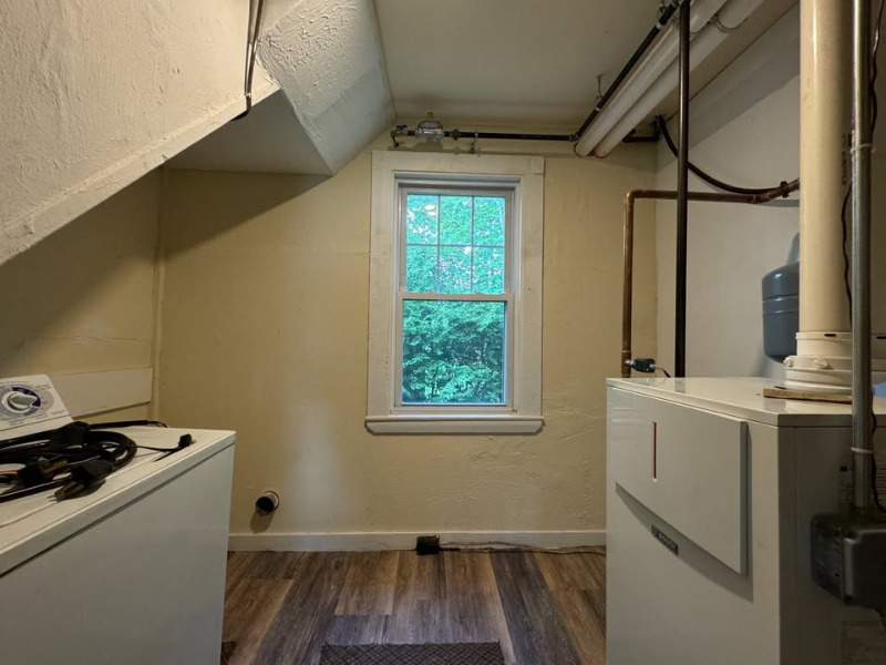 121 E Main St - Photo 5 of 17
