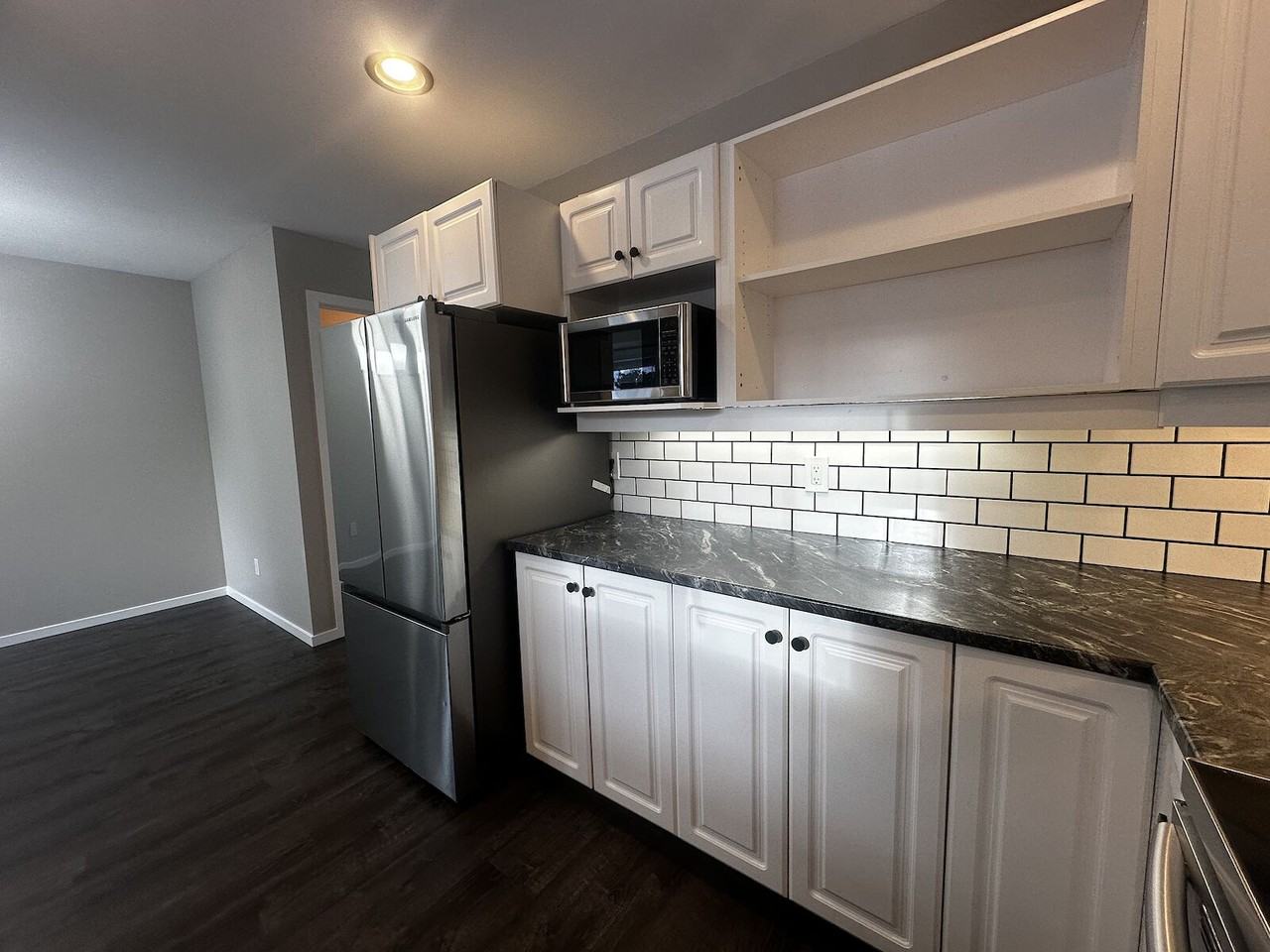 7623 Mill Woods Road Northwest, Edmonton, Alberta, Canada, T6K 1Y7 - Photo 2 of 17