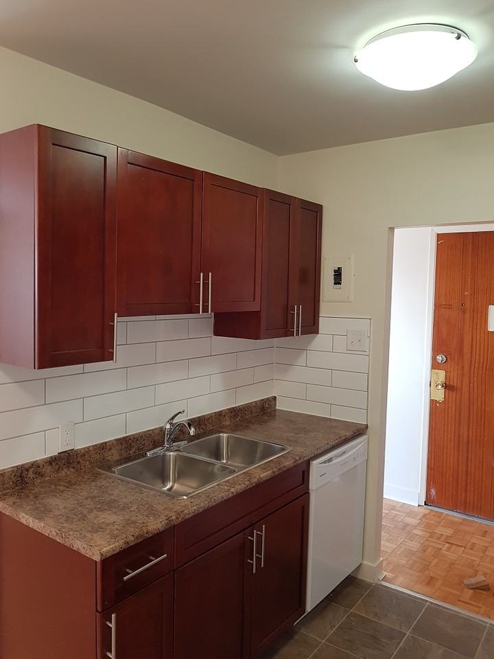 304 Stradbrook - Photo 3 of 9