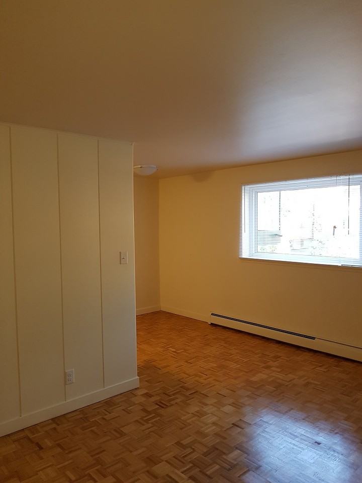 304 Stradbrook - Photo 7 of 9