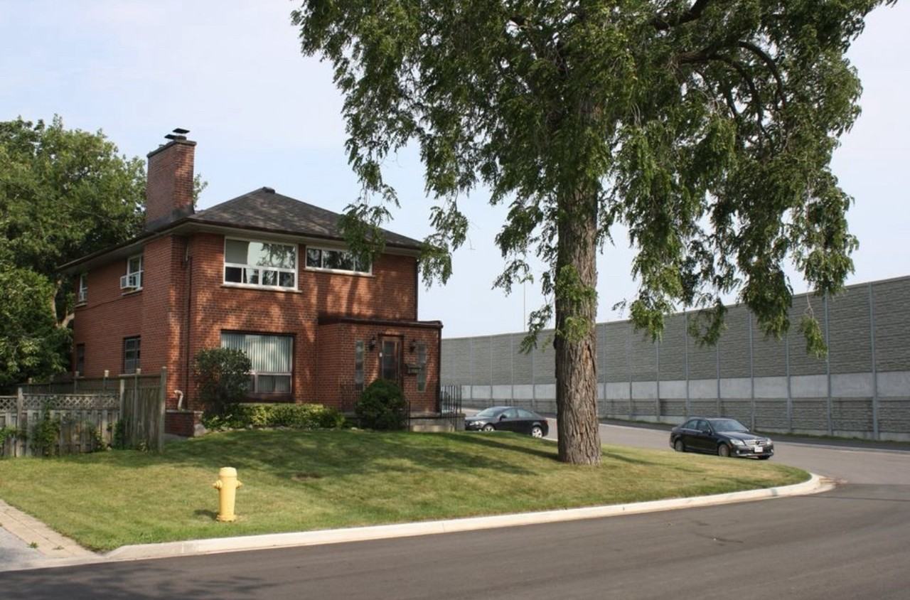 Centre St S - Photo 3 of 6