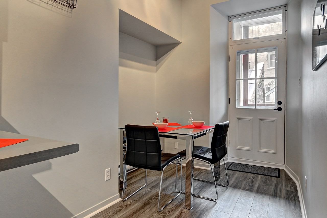 131 Rue Sainte-Anne #6 - Photo 4 of 15