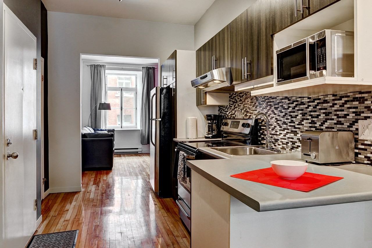 131 Rue Sainte-Anne #6 - Photo 7 of 15