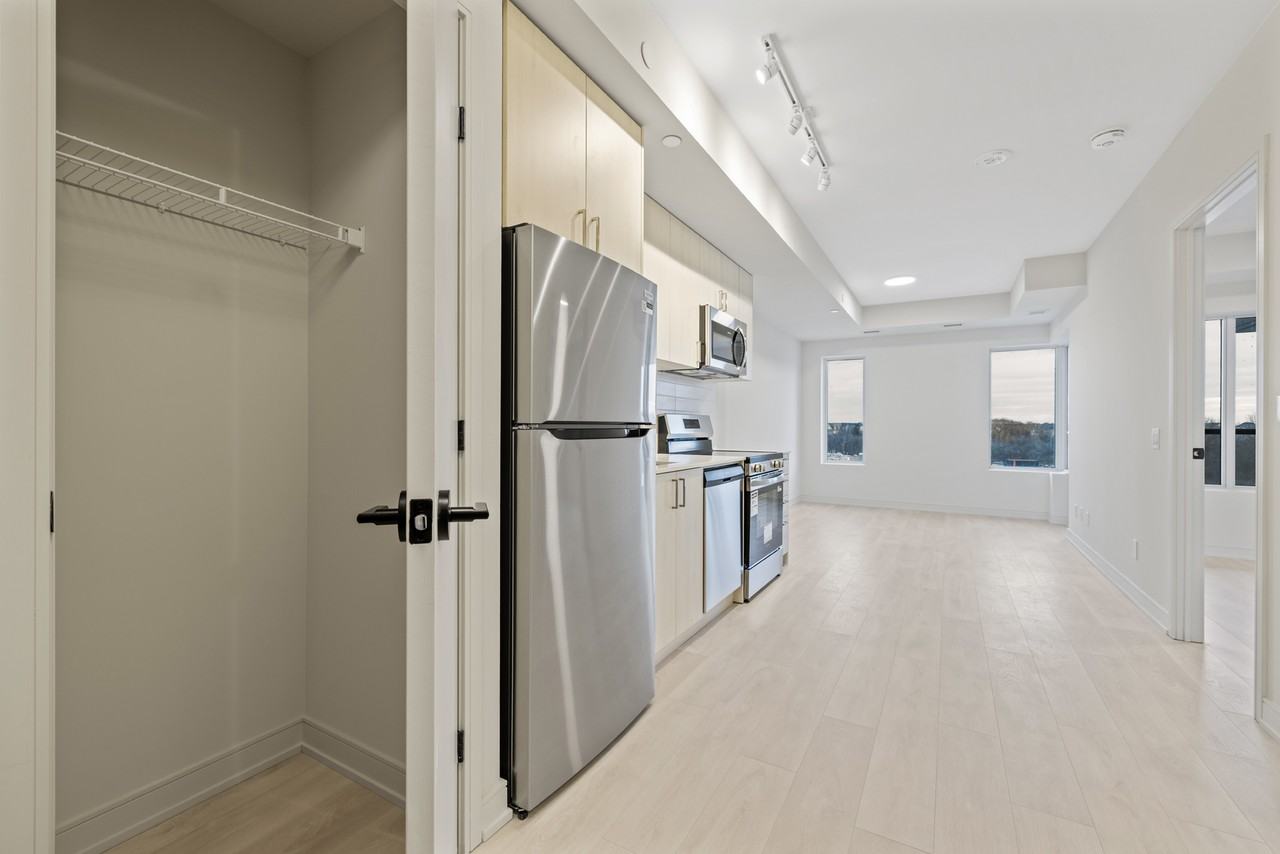 8020 Derry Rd - Photo 6 of 14