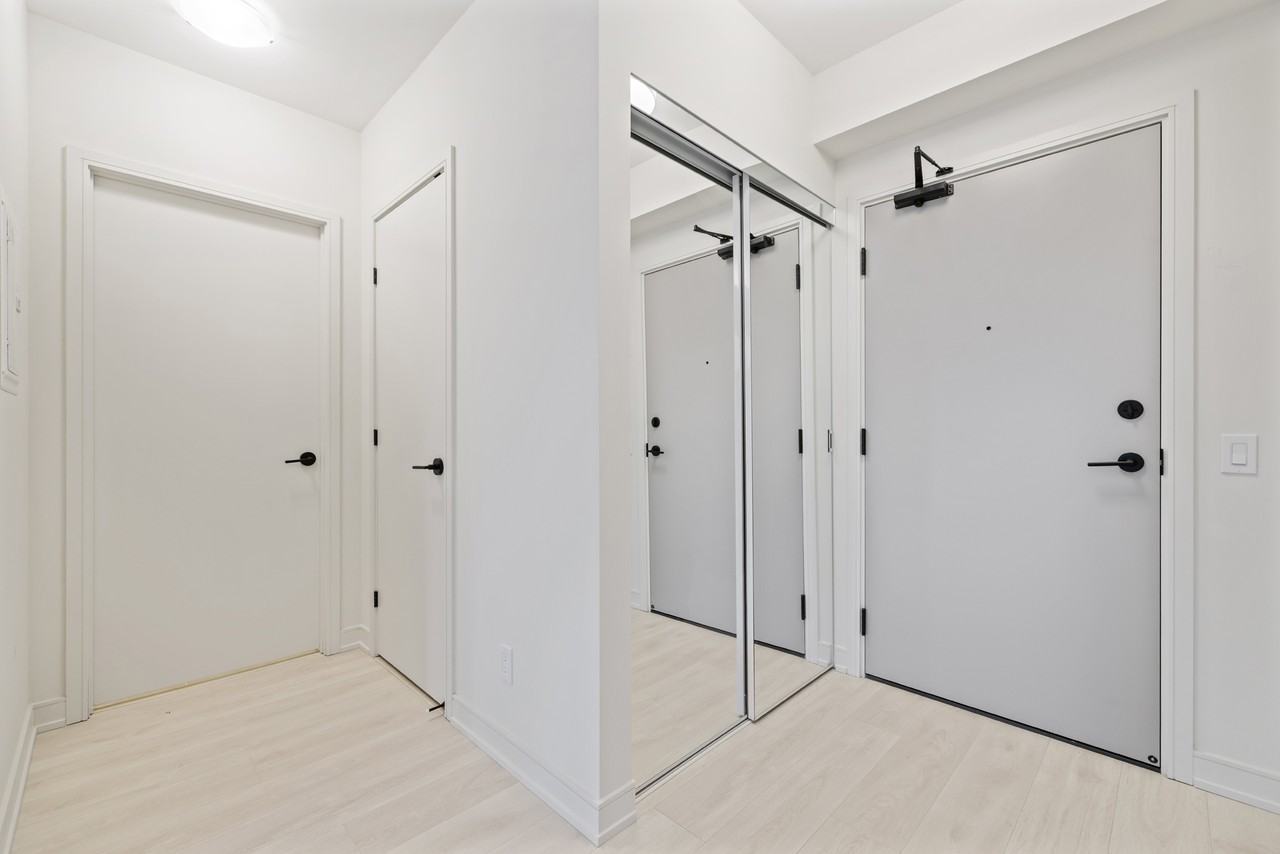 8020 Derry Rd - Photo 7 of 14