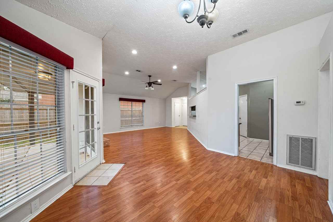 18123 Lake Bend Dr #18123 - Photo 7 of 24