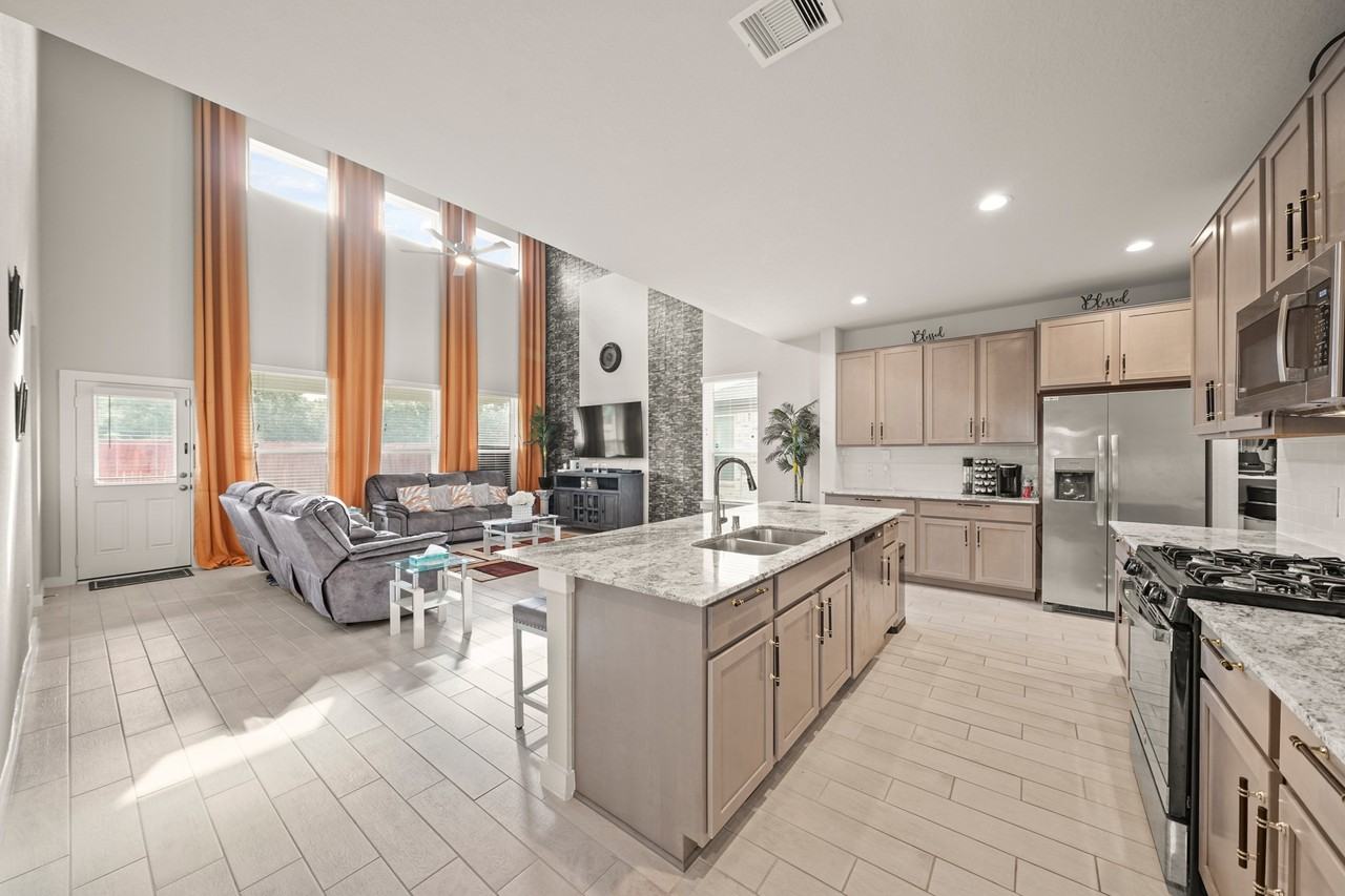 18419 Windy Knoll Way #18419 - Photo 3 of 50