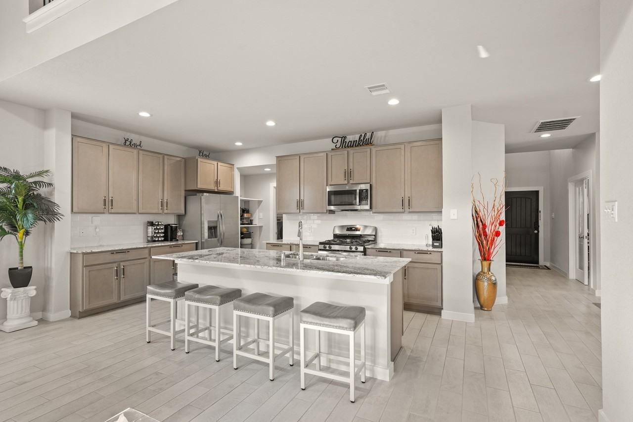 18419 Windy Knoll Way #18419 - Photo 6 of 50