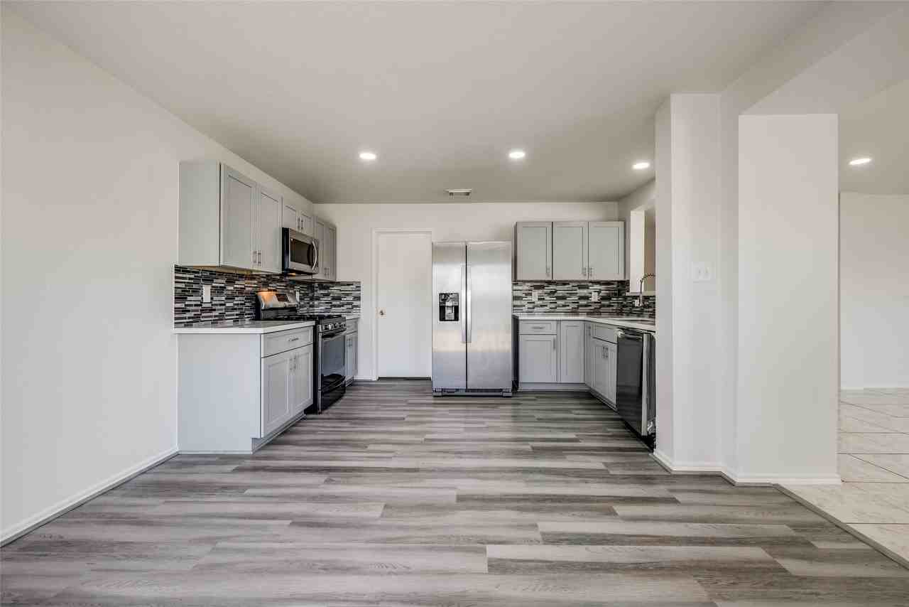 5750 Roehampton Ct #5750 - Photo 5 of 25