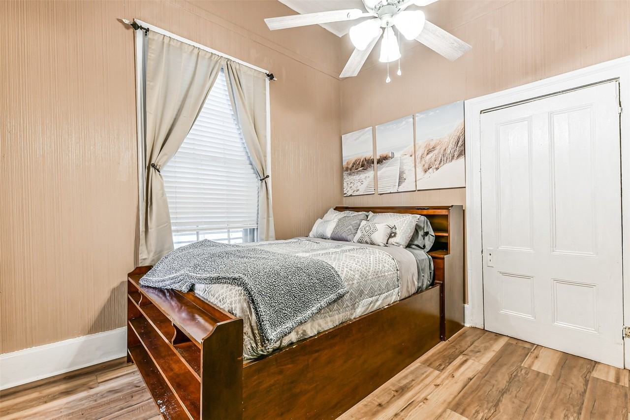 1421 Winnie St #1421 - Photo 5 of 30