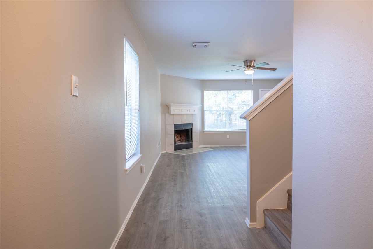 10223 Revelstoke Dr #10223 - Photo 4 of 20