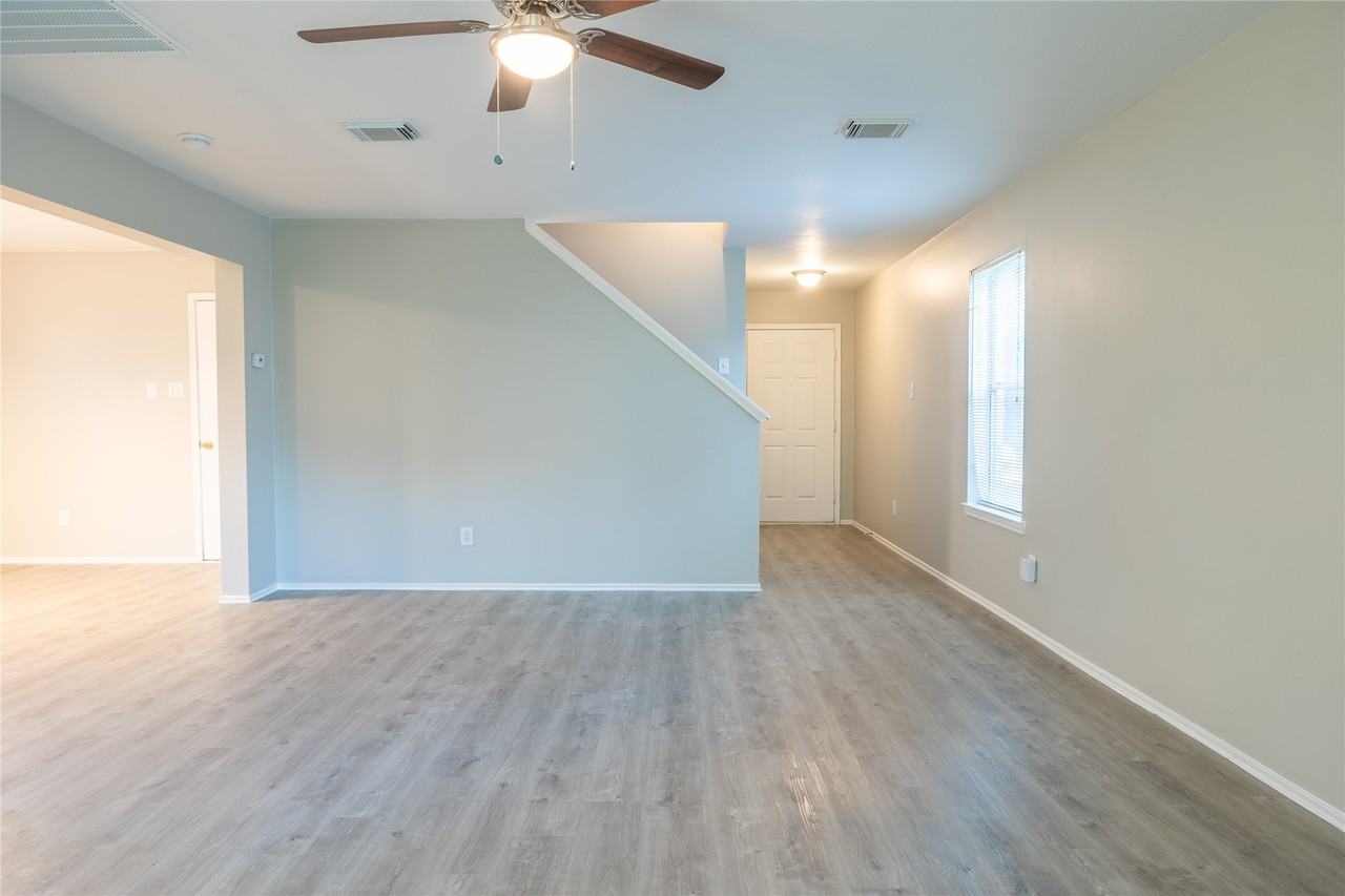 10223 Revelstoke Dr #10223 - Photo 7 of 20