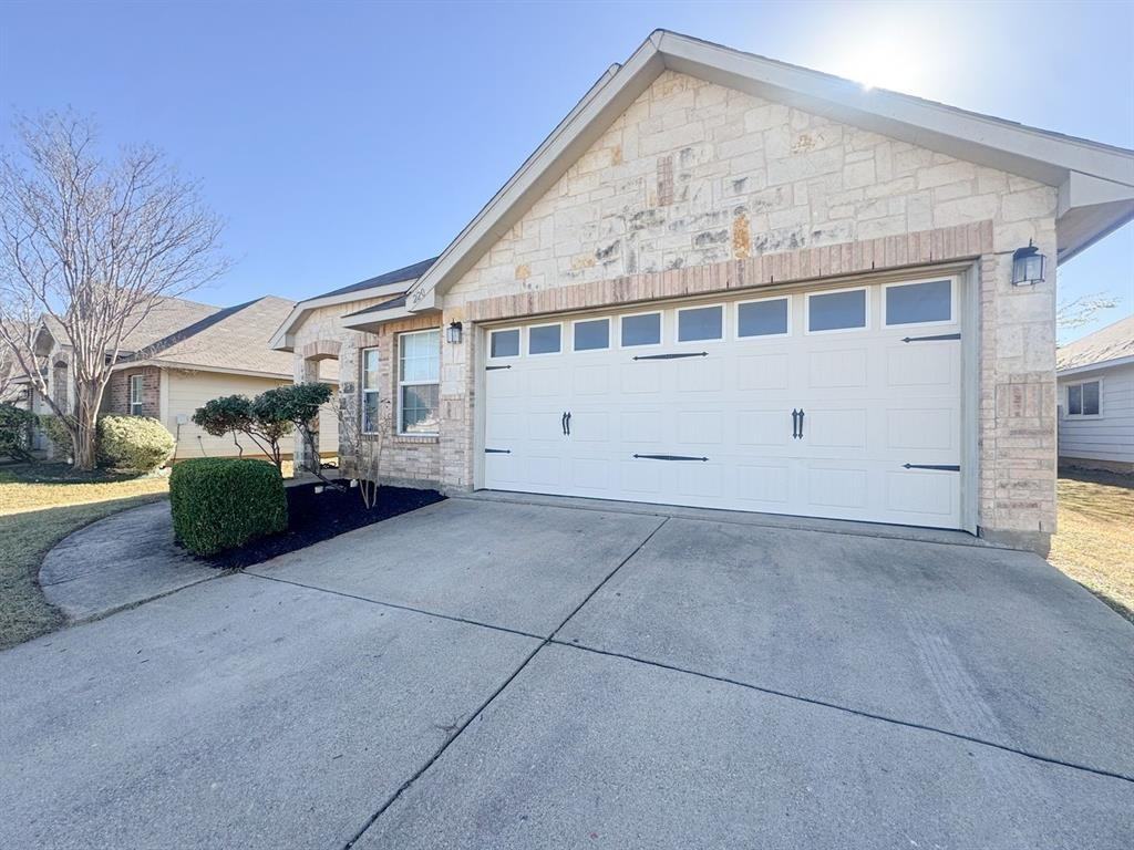 220 Crescent Ridge Dr #220 - Photo 3 of 23