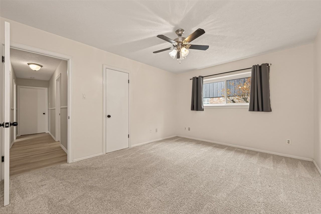 13418 Paradise Valley Dr #13418 - Photo 2 of 40